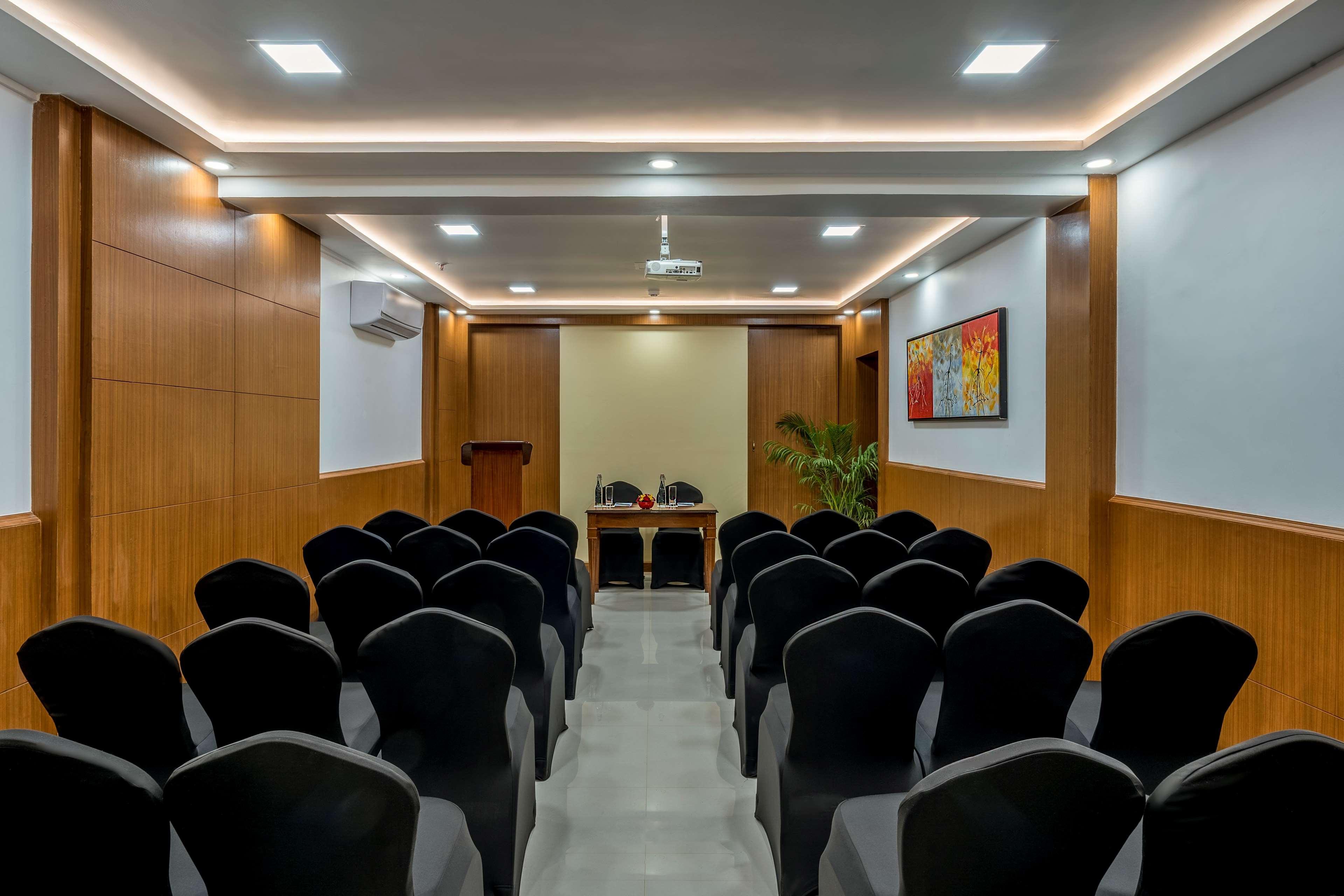 Radisson Goa Candolim Exterior photo