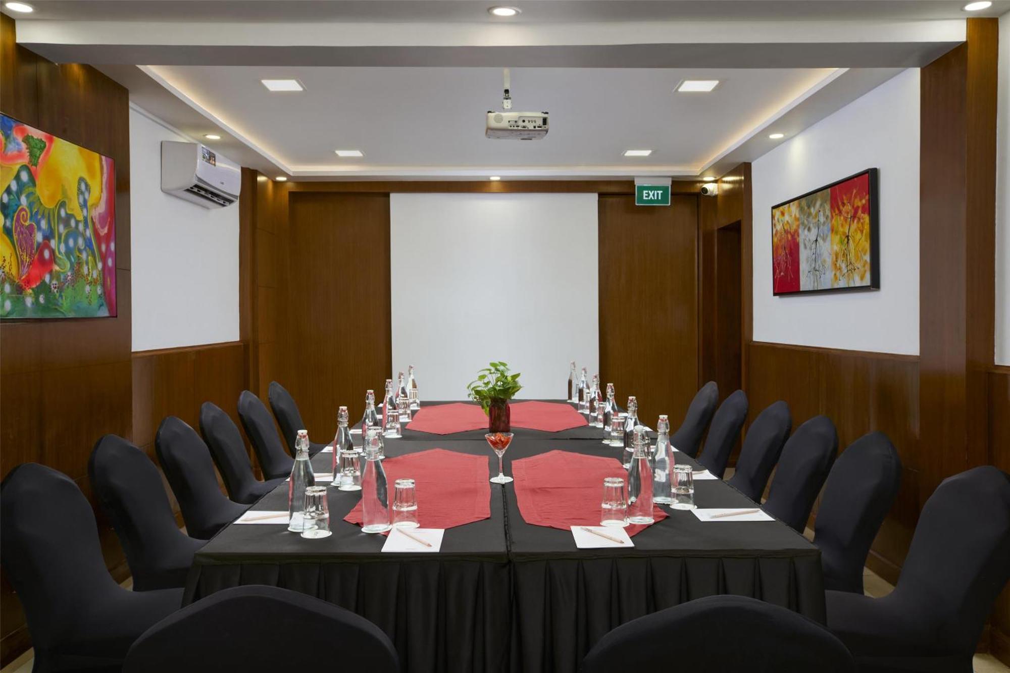 Radisson Goa Candolim Exterior photo