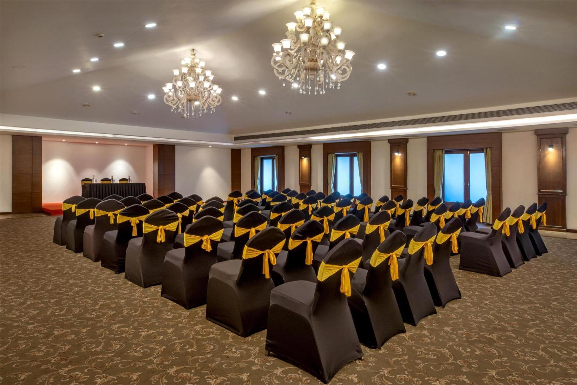 Radisson Goa Candolim Exterior photo