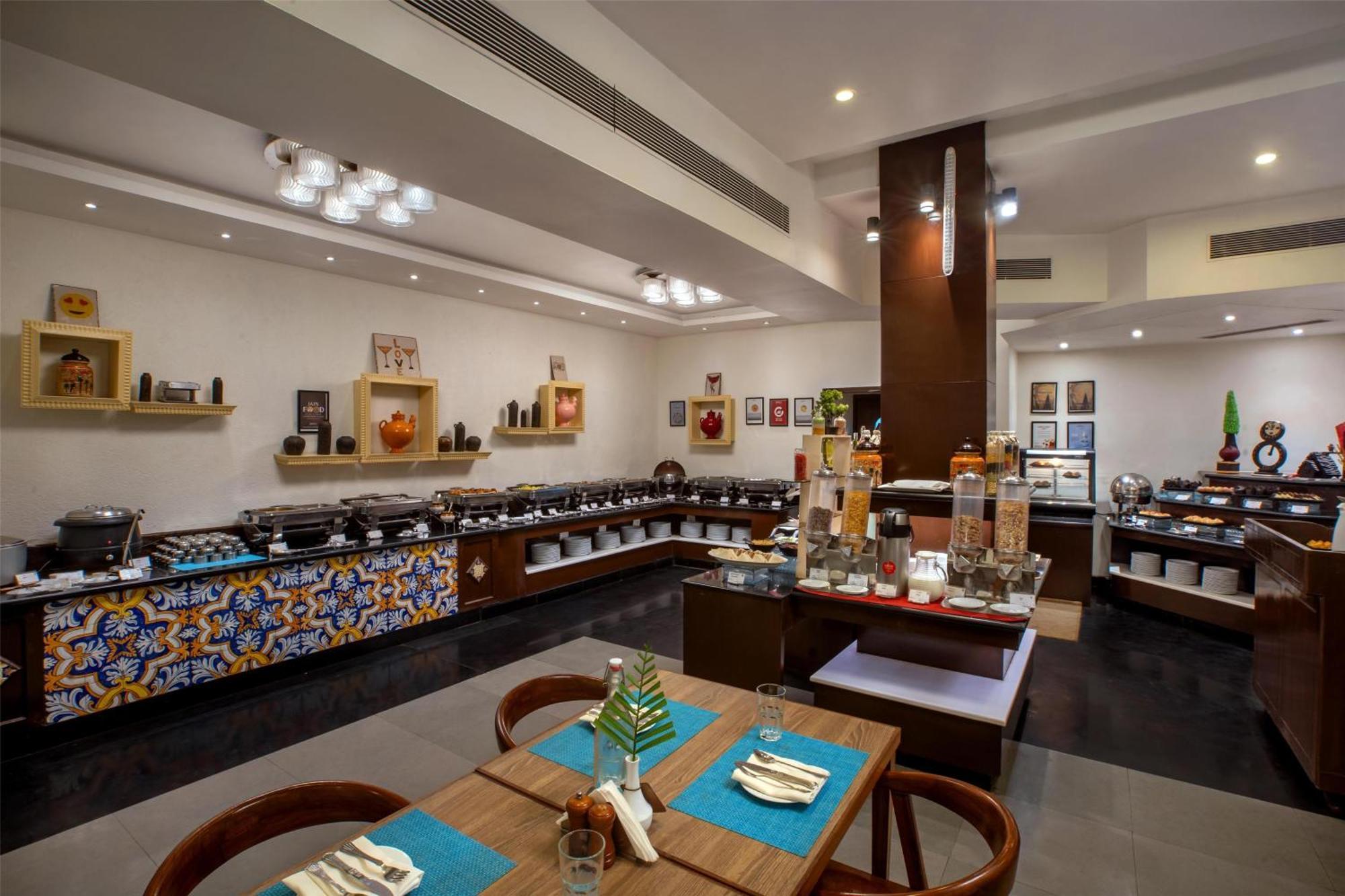 Radisson Goa Candolim Exterior photo