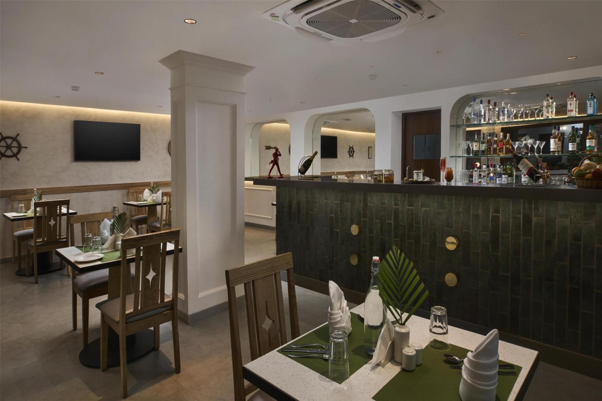Radisson Goa Candolim Exterior photo