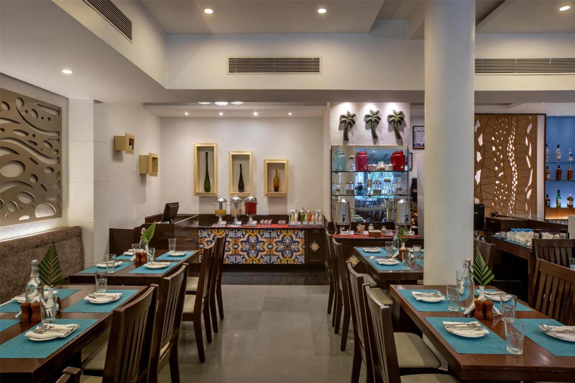 Radisson Goa Candolim Exterior photo