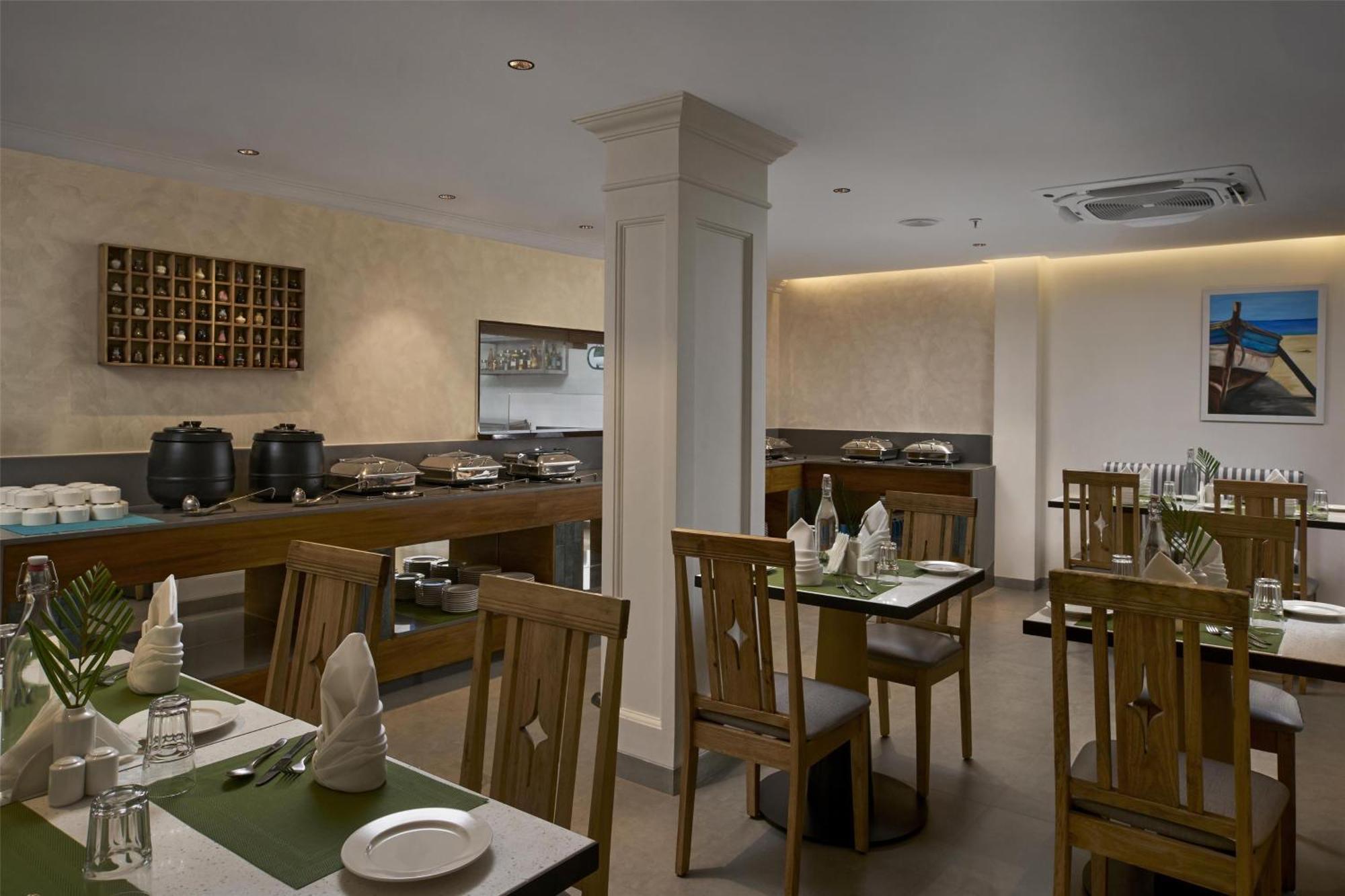 Radisson Goa Candolim Exterior photo